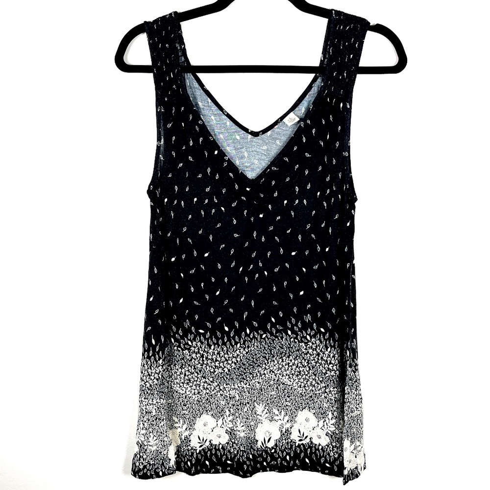 Black and white floral v neck knit Urban Outfitters tank top